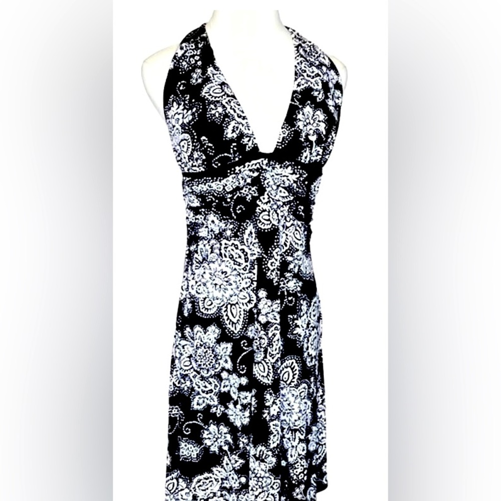 NWT White House Black Market Backless Paisley halter Dress Size 4